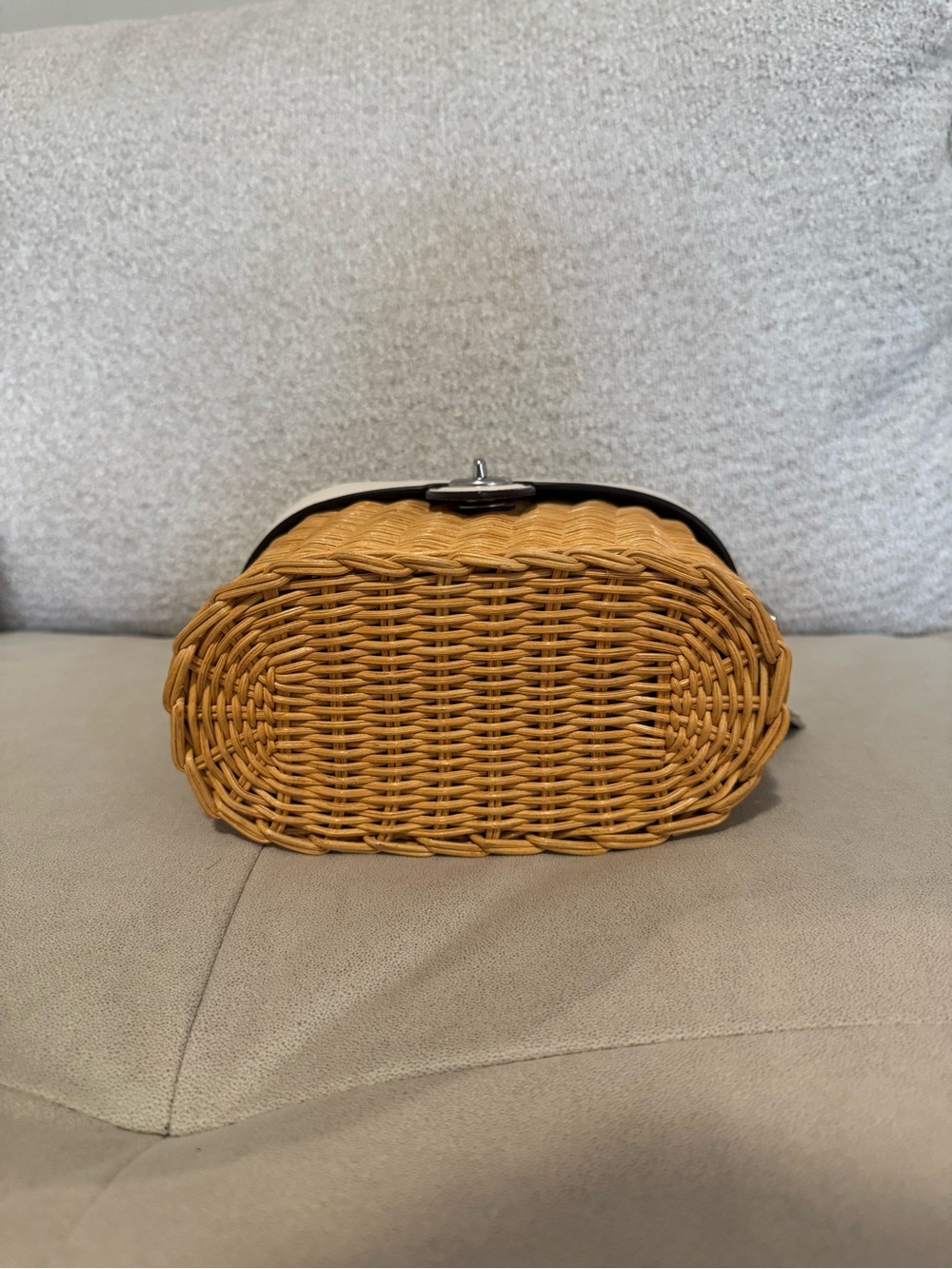 RARE Coach Kay Crossbody top handle bag Chalk basket woven - Picture 6 of 10